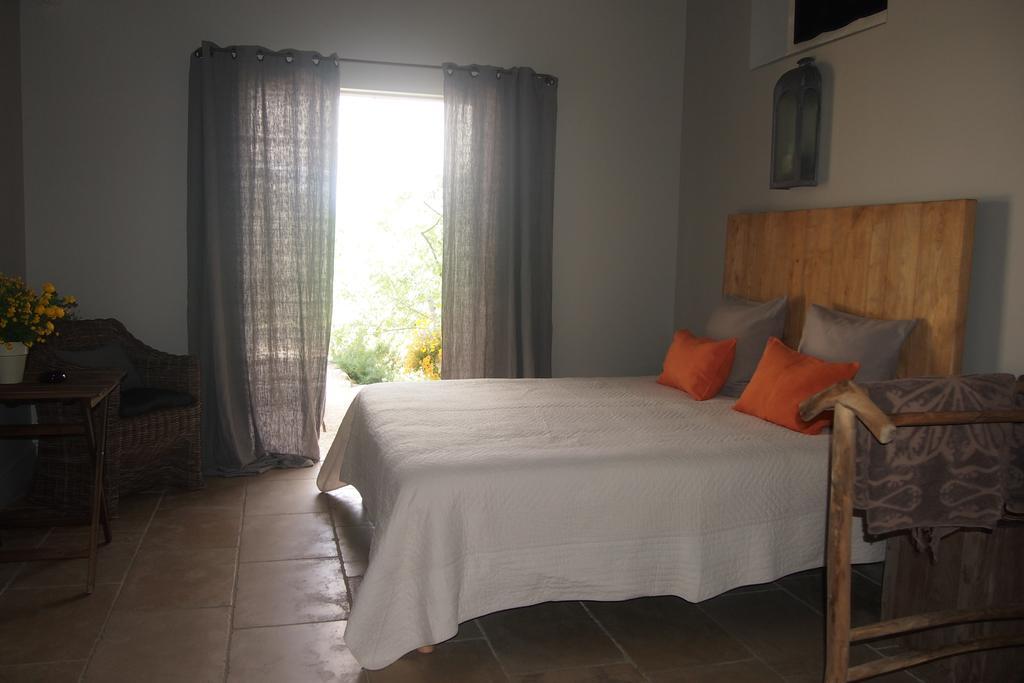La Maison Des Collines Otel Allemagne-en-Provence Oda fotoğraf